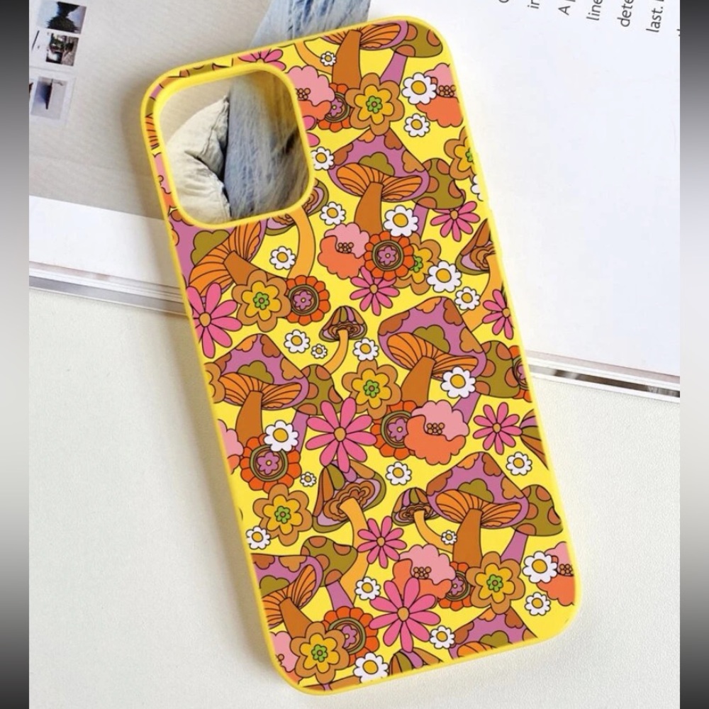 ☀️ Yellow and Pink Trippy Mushroom Phone Case - iPhone 11 - NWT - Picture 3 of 3